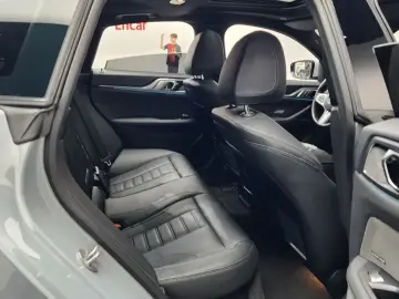 2023 BMW i4 с пробегом 62 218 км