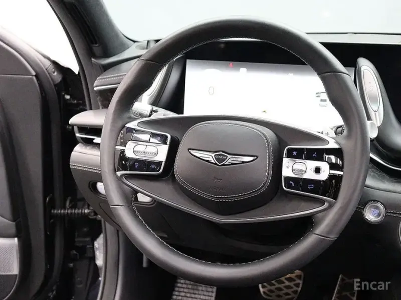 2023 Genesis G90 с пробегом 41 697 км