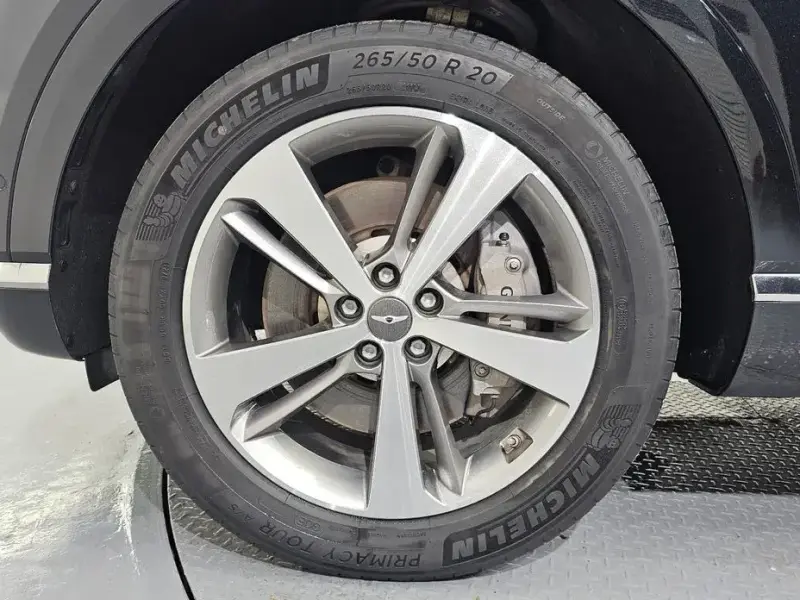 2023 Genesis GV80 с пробегом 84 819 км