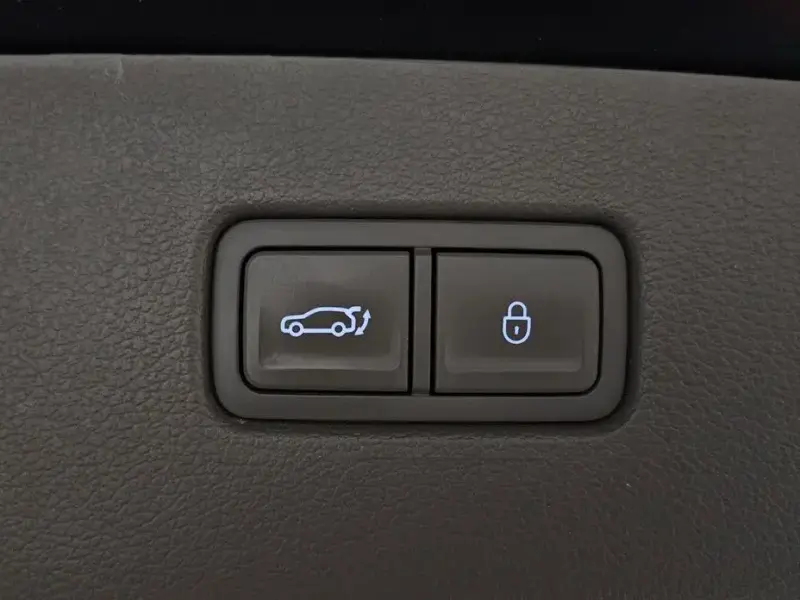 2023 Genesis GV80 с пробегом 84 819 км