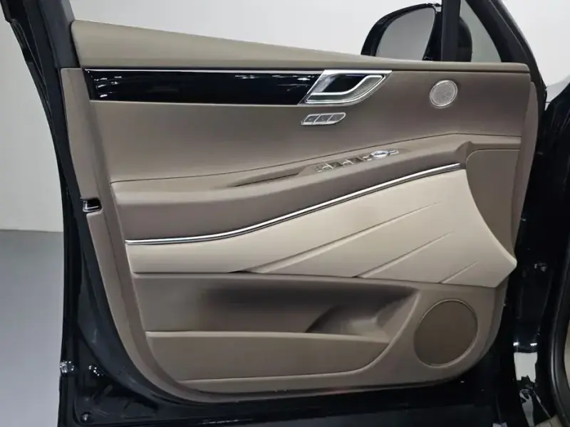 2023 Genesis GV80 с пробегом 84 819 км