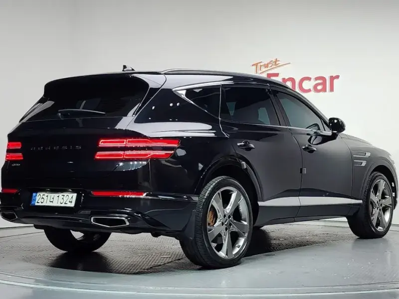 2023 Genesis GV80 с пробегом 13 856 км