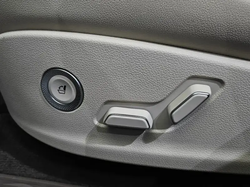 2023 Genesis GV80 с пробегом 84 819 км