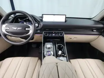 2023 Genesis GV80 с пробегом 13 856 км