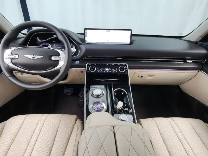 2023 Genesis GV80 с пробегом 13 856 км