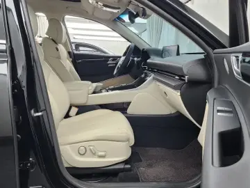 2023 Genesis GV80 с пробегом 13 856 км