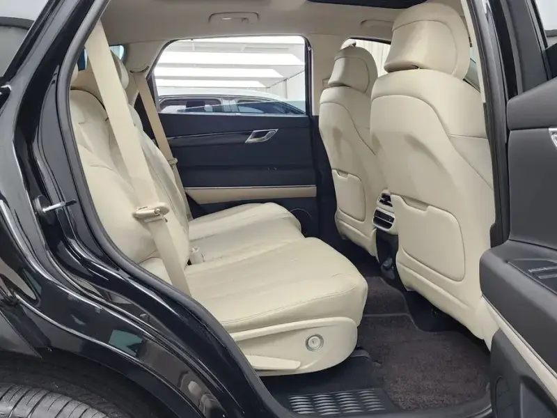 2023 Genesis GV80 с пробегом 13 856 км