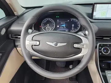 2023 Genesis GV80 с пробегом 13 856 км