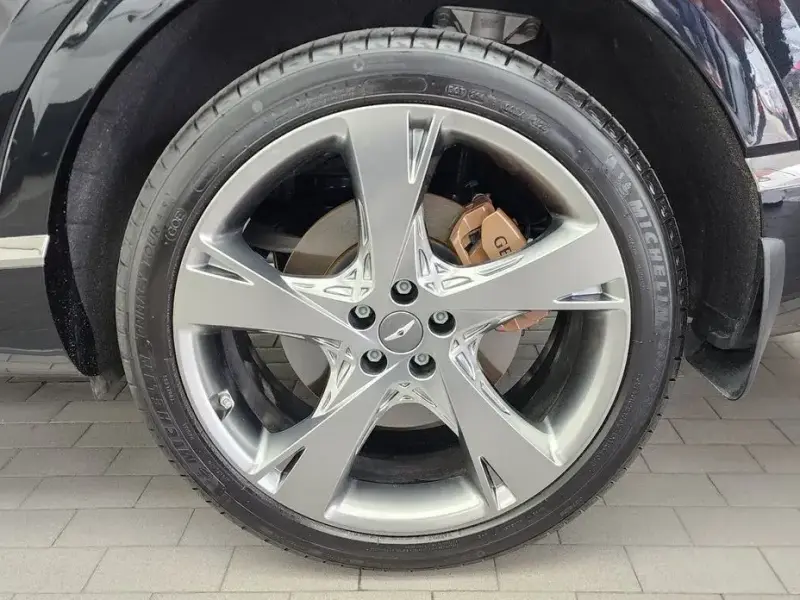 2023 Genesis GV80 с пробегом 13 856 км
