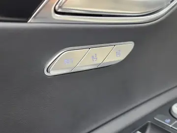 2023 Genesis GV80 с пробегом 13 856 км