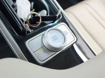 2023 Genesis GV80 с пробегом 13 856 км