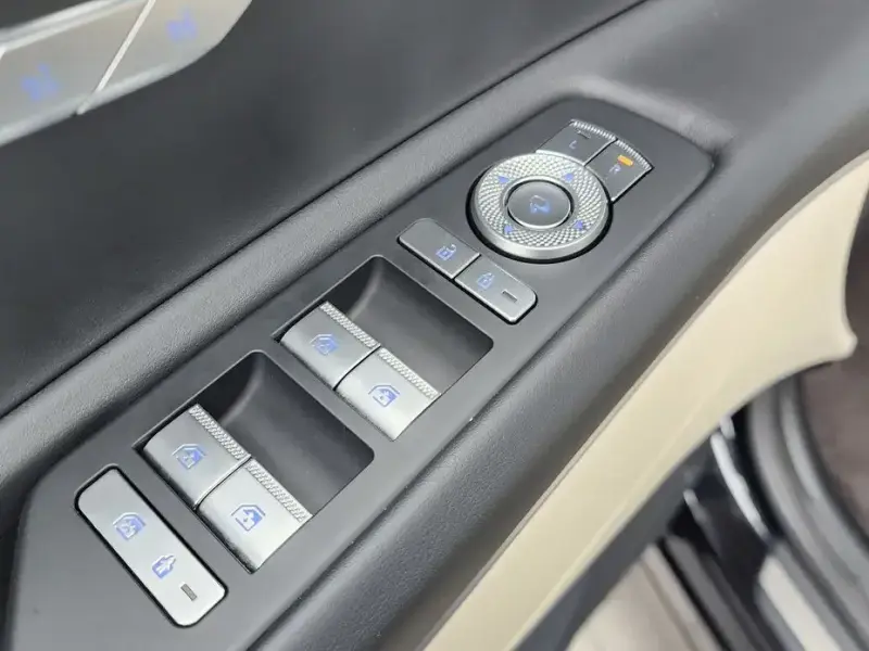 2023 Genesis GV80 с пробегом 13 856 км
