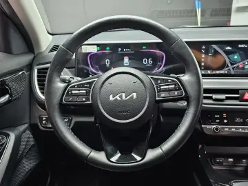 2023 Kia Seltos с пробегом 31 907 км