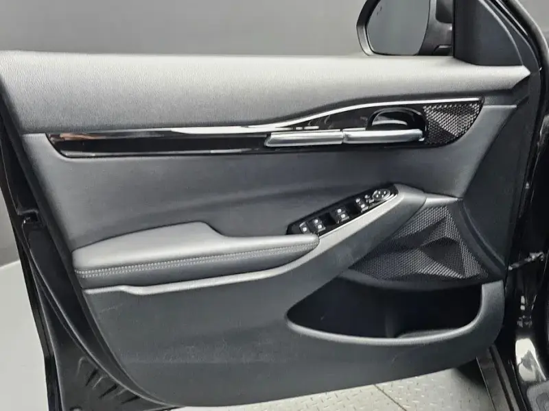 2023 Kia Seltos с пробегом 31 907 км