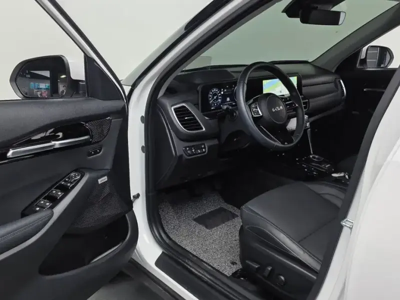 2025 Kia Seltos с пробегом 8 684 км