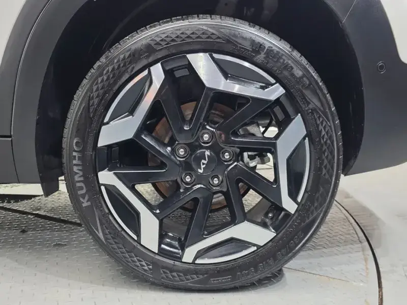 2025 Kia Seltos с пробегом 8 684 км