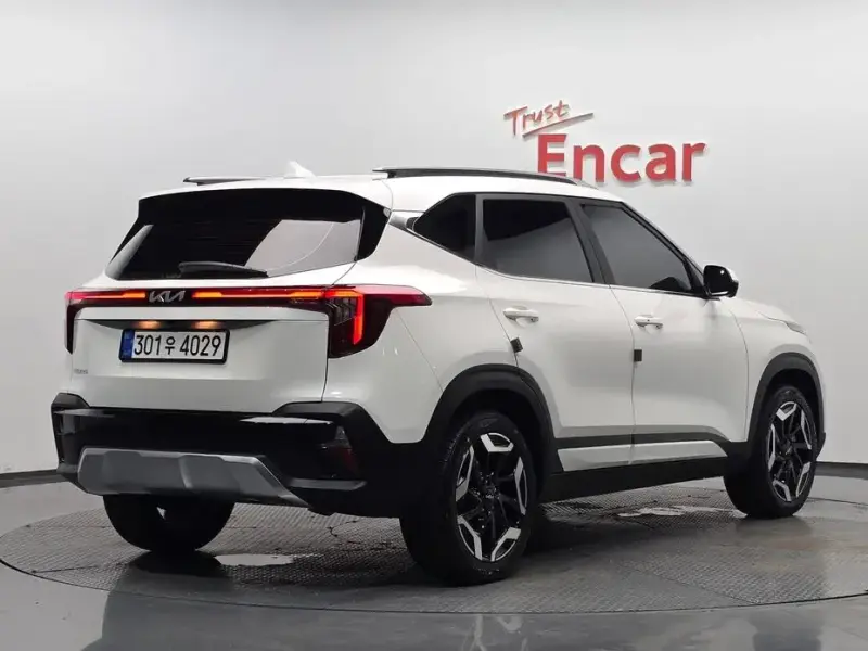 2025 Kia Seltos с пробегом 4 883 км