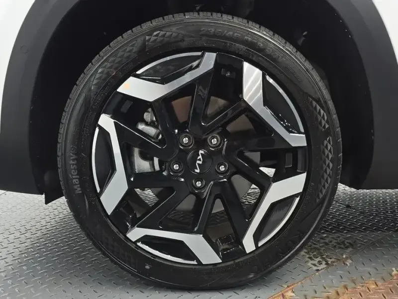 2025 Kia Seltos с пробегом 4 883 км
