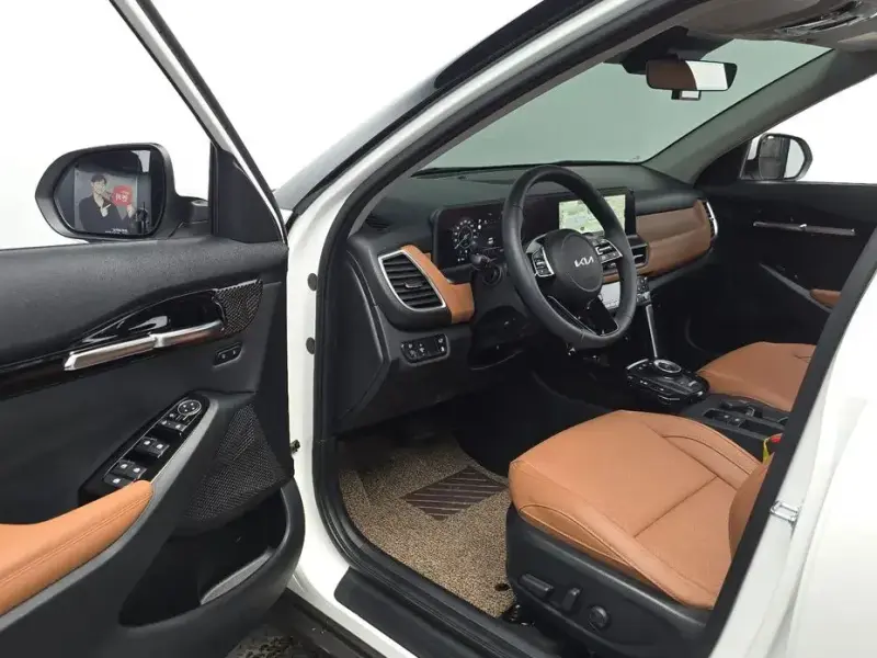 2025 Kia Seltos с пробегом 4 883 км