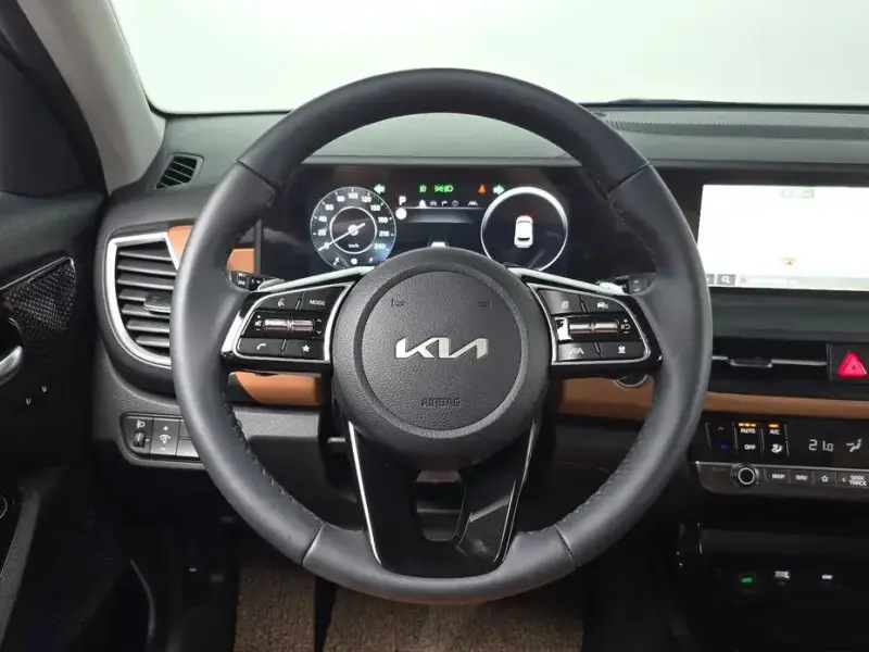 2025 Kia Seltos с пробегом 4 883 км
