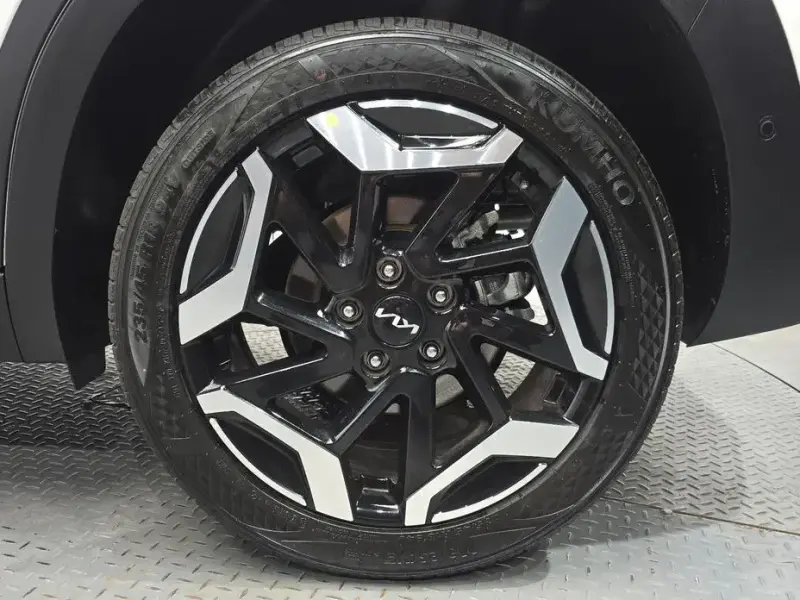 2025 Kia Seltos с пробегом 4 883 км