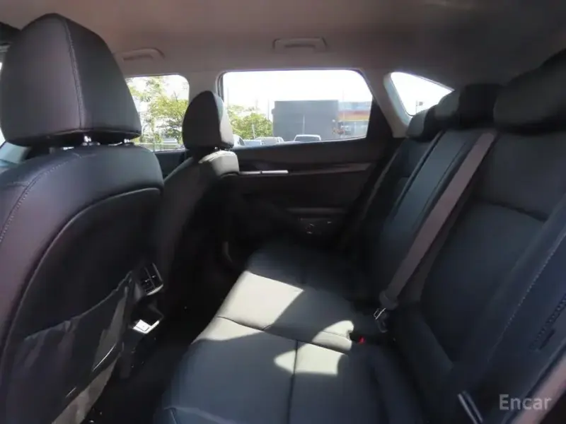 2025 Kia Seltos с пробегом 8 800 км