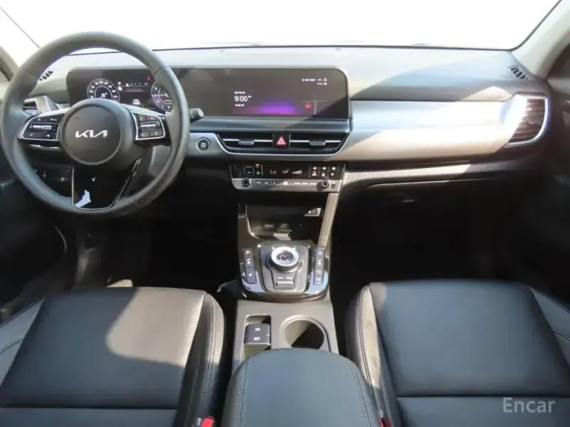 2025 Kia Seltos с пробегом 8 800 км