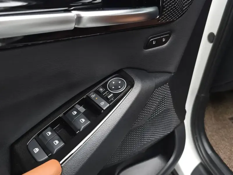 2025 Kia Seltos с пробегом 4 883 км