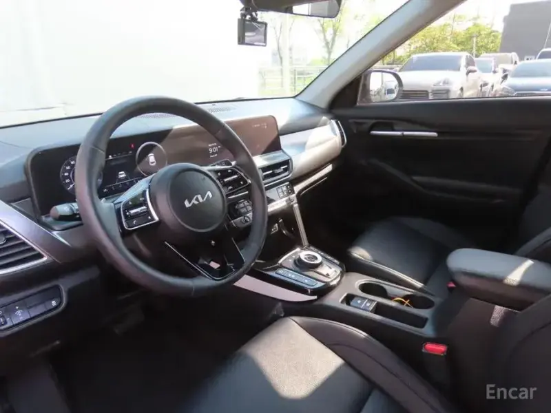 2025 Kia Seltos с пробегом 8 800 км