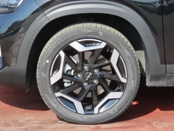 2025 Kia Seltos с пробегом 8 800 км