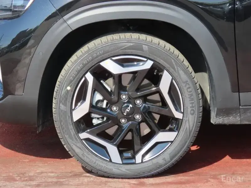 2025 Kia Seltos с пробегом 8 800 км