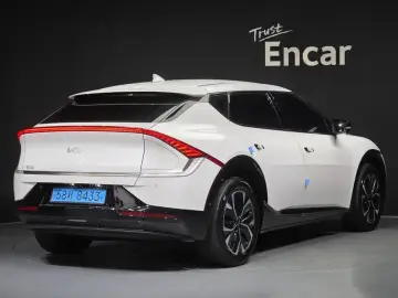 2024 Kia EV6 с пробегом 27 898 км