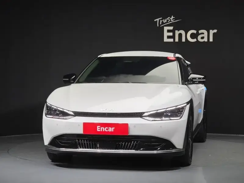 2024 Kia EV6 с пробегом 27 898 км