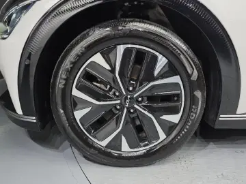 2024 Kia EV6 с пробегом 27 898 км
