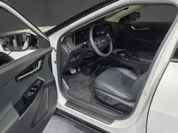 2024 Kia EV6 с пробегом 27 898 км