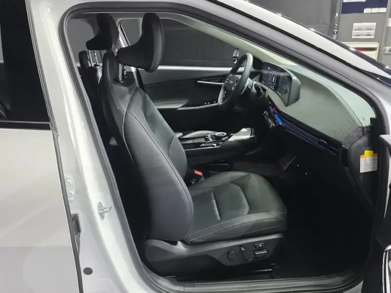 2024 Kia EV6 с пробегом 27 898 км