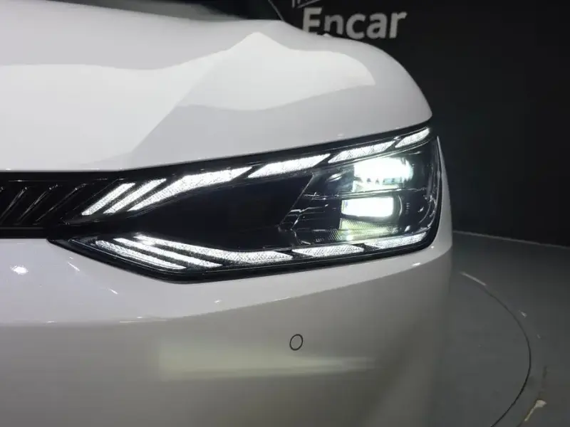2024 Kia EV6 с пробегом 27 898 км