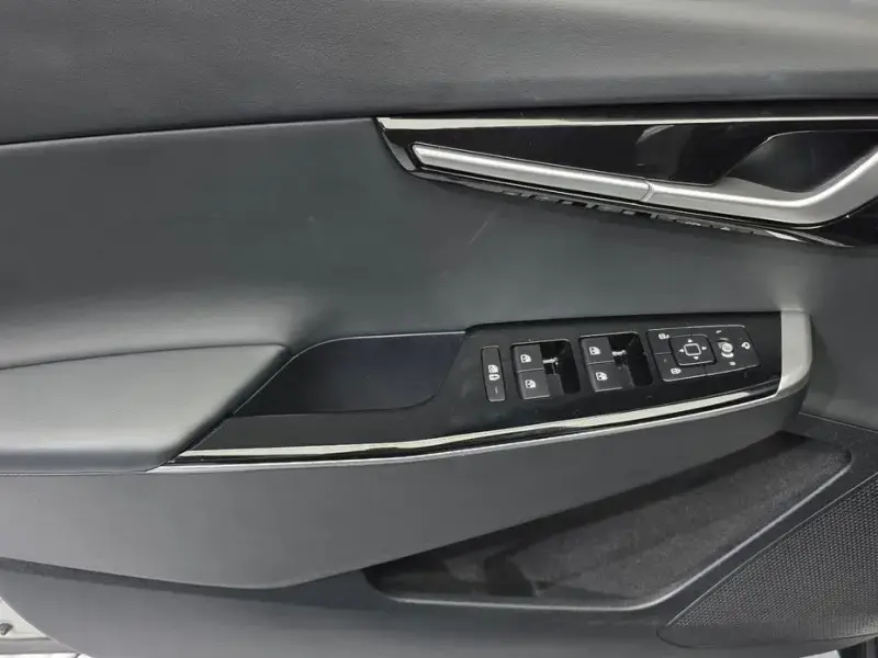 2024 Kia EV6 с пробегом 27 898 км