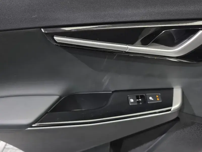 2024 Kia EV6 с пробегом 27 898 км