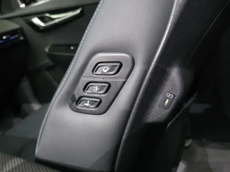 2024 Kia EV6 с пробегом 27 898 км