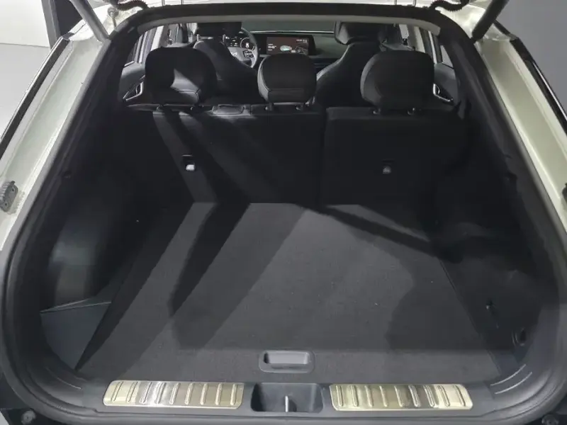 2024 Kia EV6 с пробегом 27 898 км