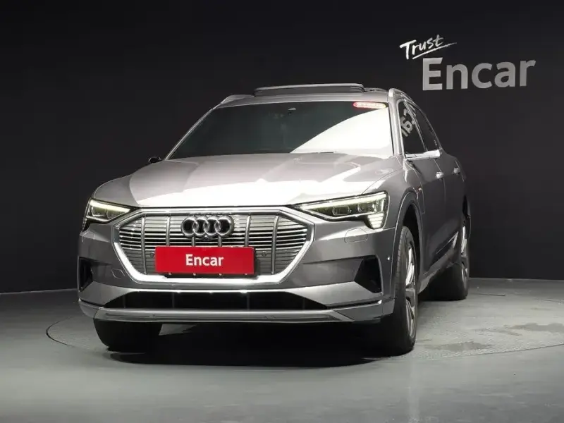2020 Audi e-tron с пробегом 98 811 км