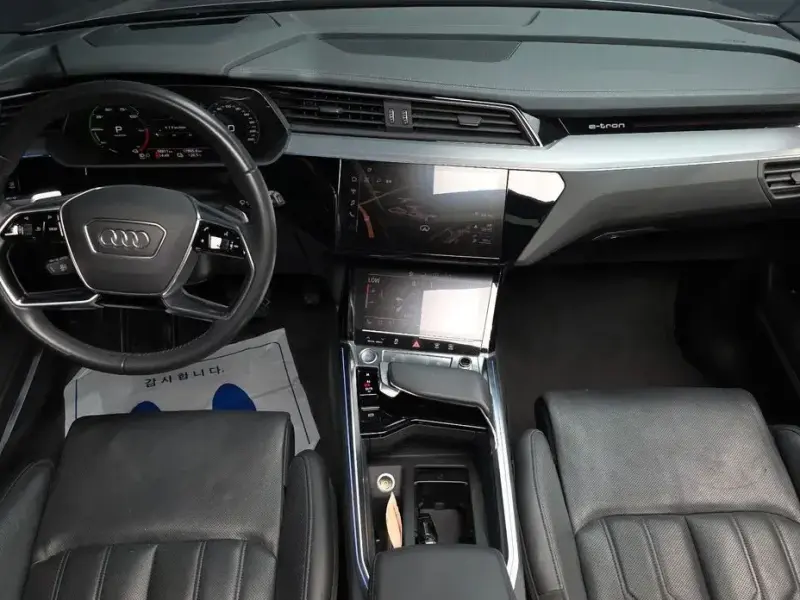 2020 Audi e-tron с пробегом 98 811 км