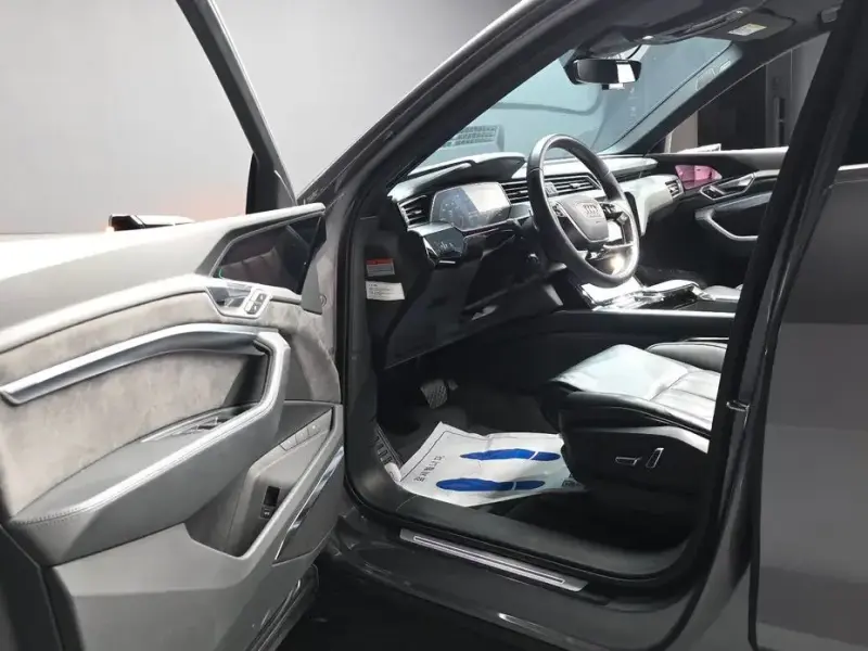 2020 Audi e-tron с пробегом 98 811 км