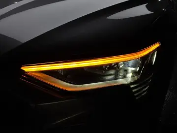 2020 Audi e-tron с пробегом 98 811 км