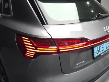 2020 Audi e-tron с пробегом 98 811 км