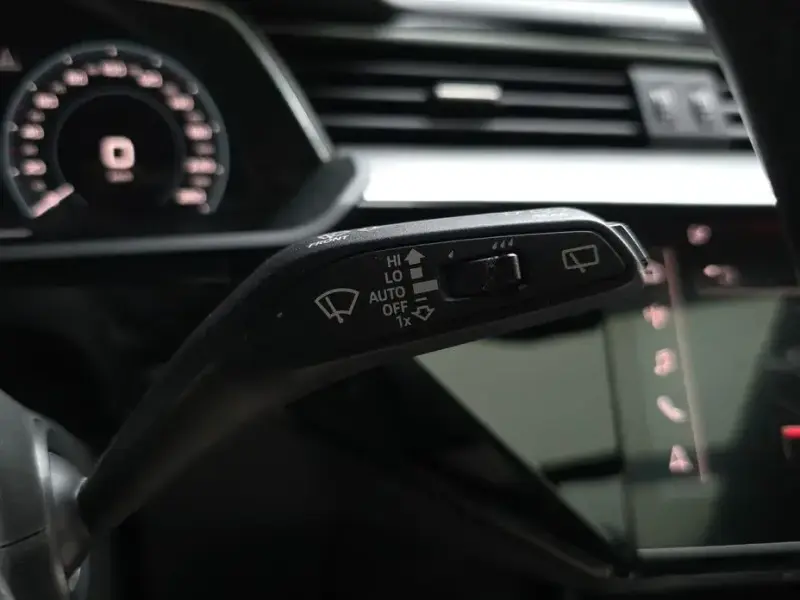 2020 Audi e-tron с пробегом 98 811 км
