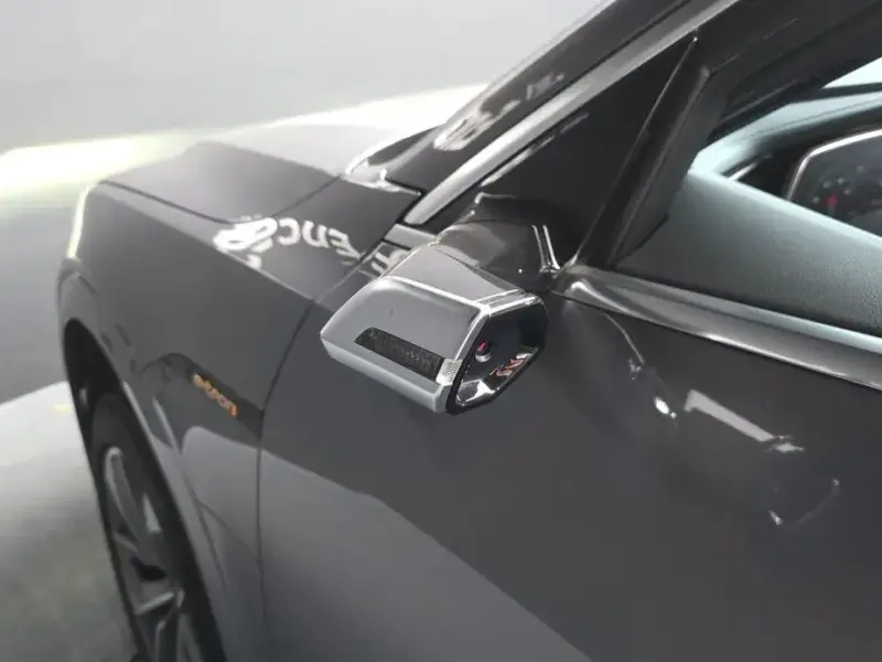 2020 Audi e-tron с пробегом 98 811 км