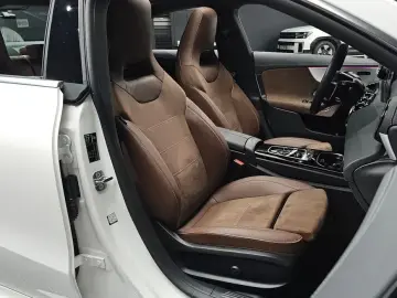 2025 Mercedes-Benz CLA с пробегом 8 168 км