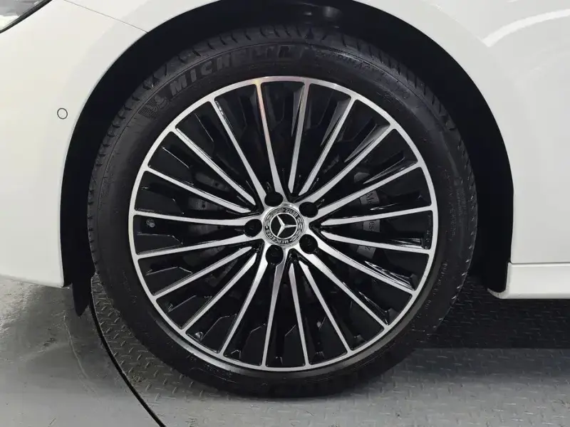 2025 Mercedes-Benz E-Класс с пробегом 5 569 км